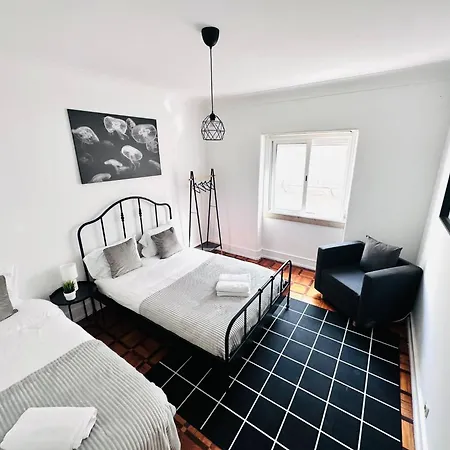 Albergue New Flat Da Horta, Location *