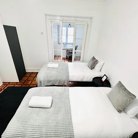 Albergue New Flat Da Horta, Location *