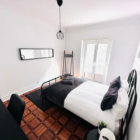 New Flat Da Horta, Location *