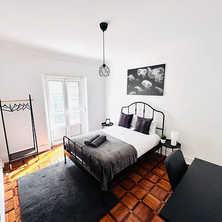 Albergue New Flat Da Horta, Location *