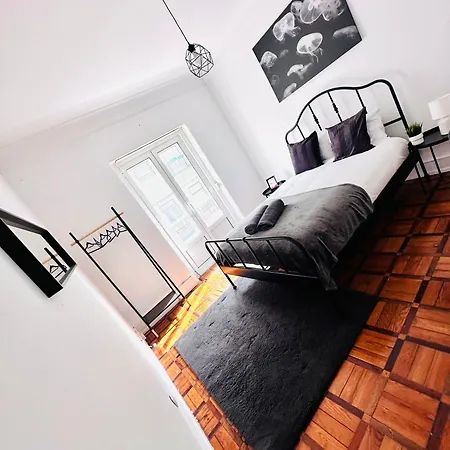New Flat Da Horta, Location