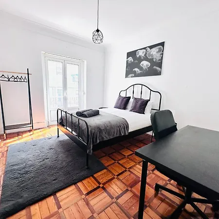 New Flat Da Horta, Location Albergue